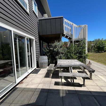 Large And Luxurious At The Lake Kinloch Exteriör bild